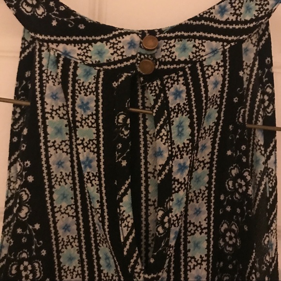 High Neck Sleeveless Blouse Striped Pattern - Picture 3 of 8